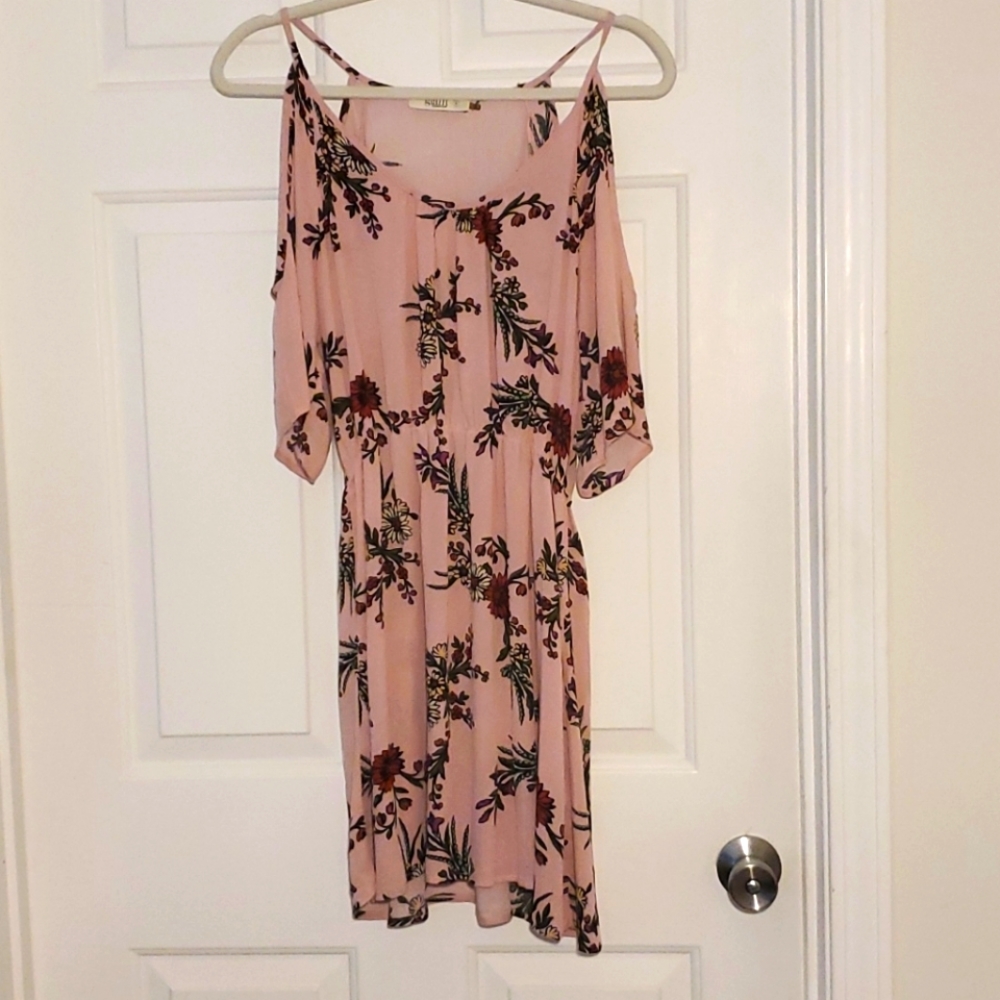 34"long. Stretchy waist line.